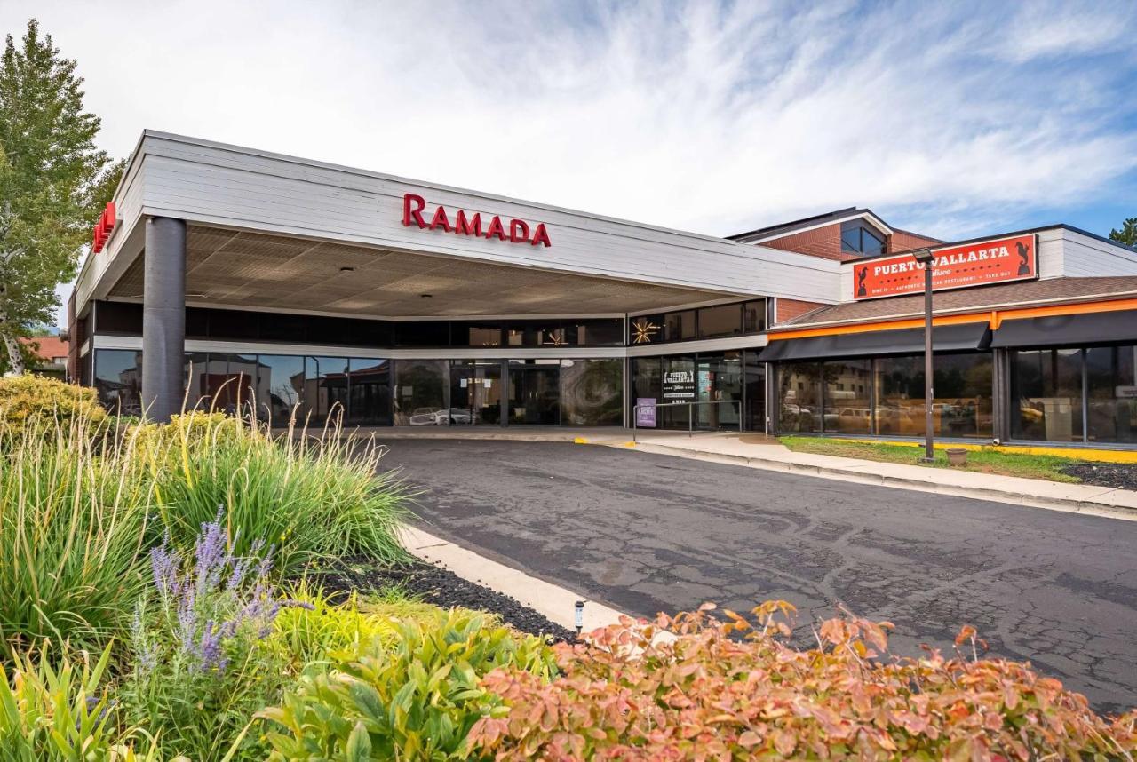 Ramada By Wyndham Cedar City Extérieur photo