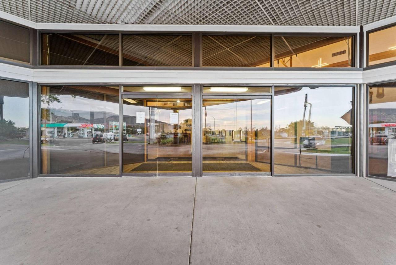 Ramada By Wyndham Cedar City Extérieur photo