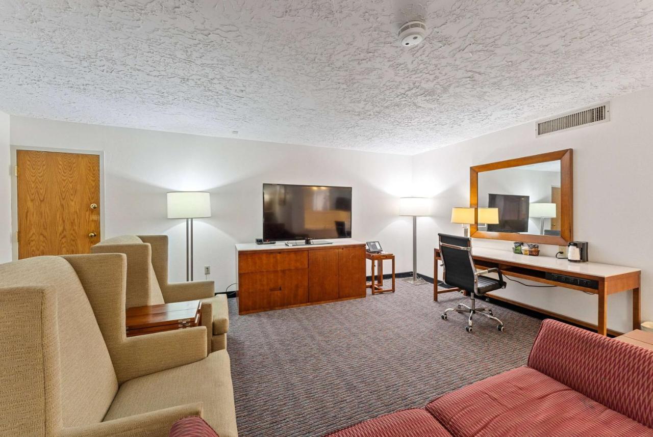 Ramada By Wyndham Cedar City Extérieur photo