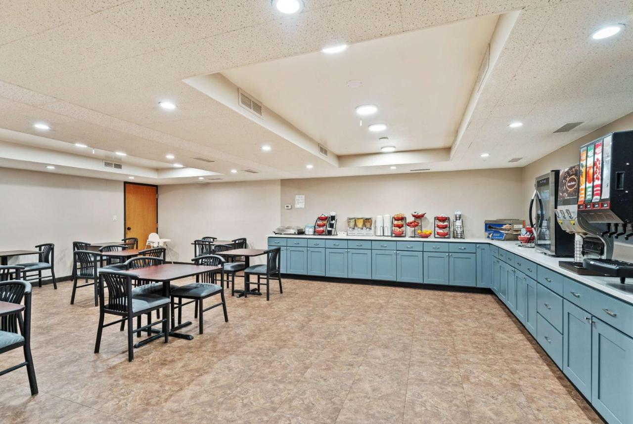 Ramada By Wyndham Cedar City Extérieur photo