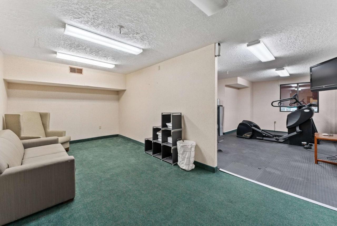 Ramada By Wyndham Cedar City Extérieur photo