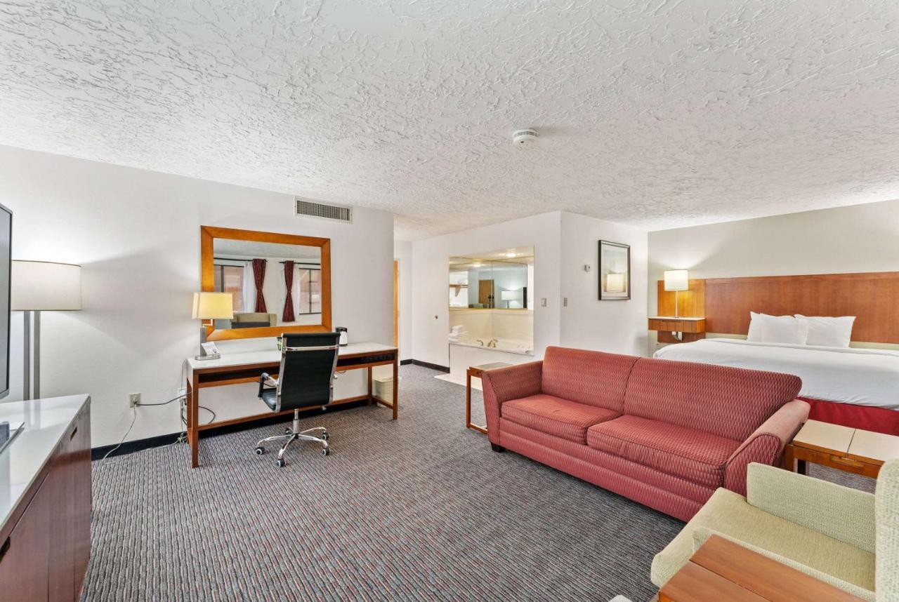 Hotel Ramada By Wyndham Cedar City Extérieur photo