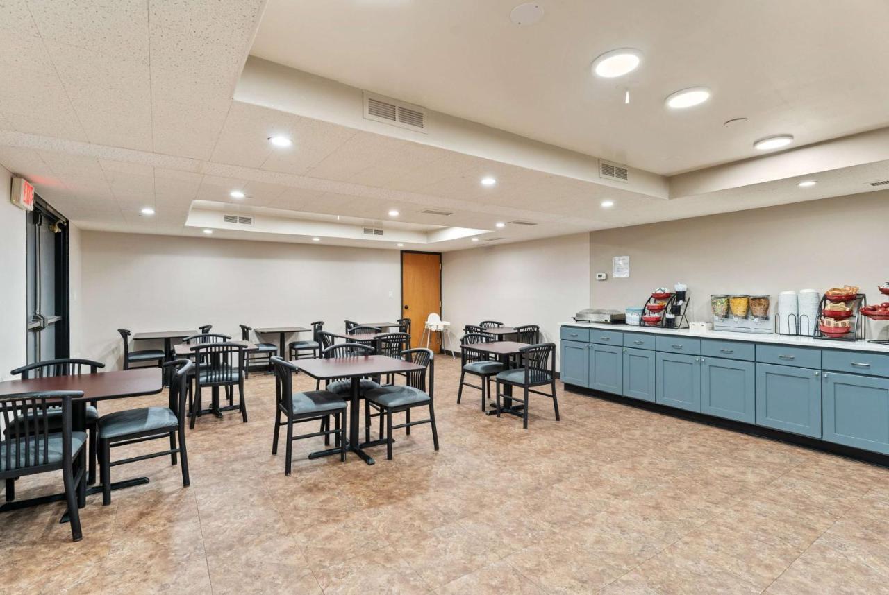Ramada By Wyndham Cedar City Extérieur photo