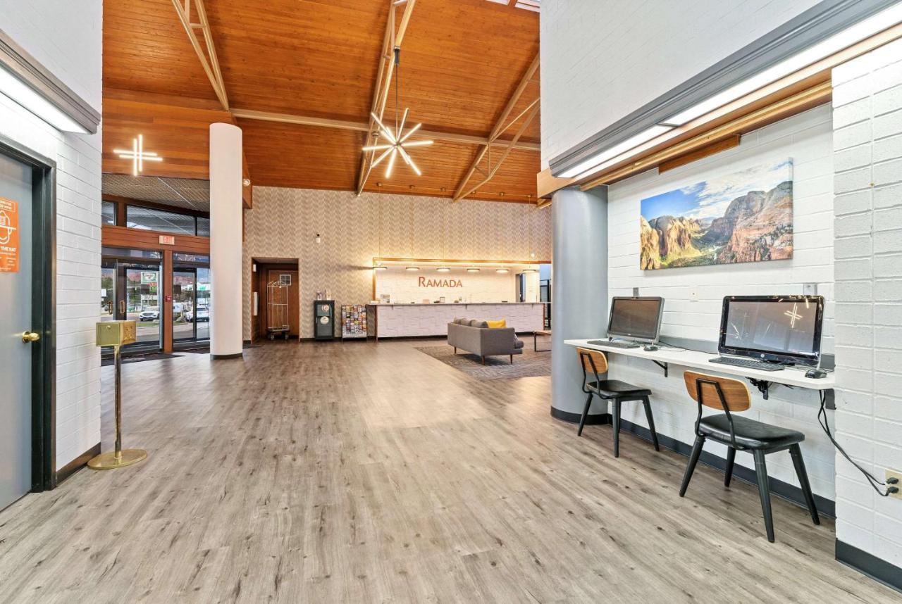Ramada By Wyndham Cedar City Extérieur photo