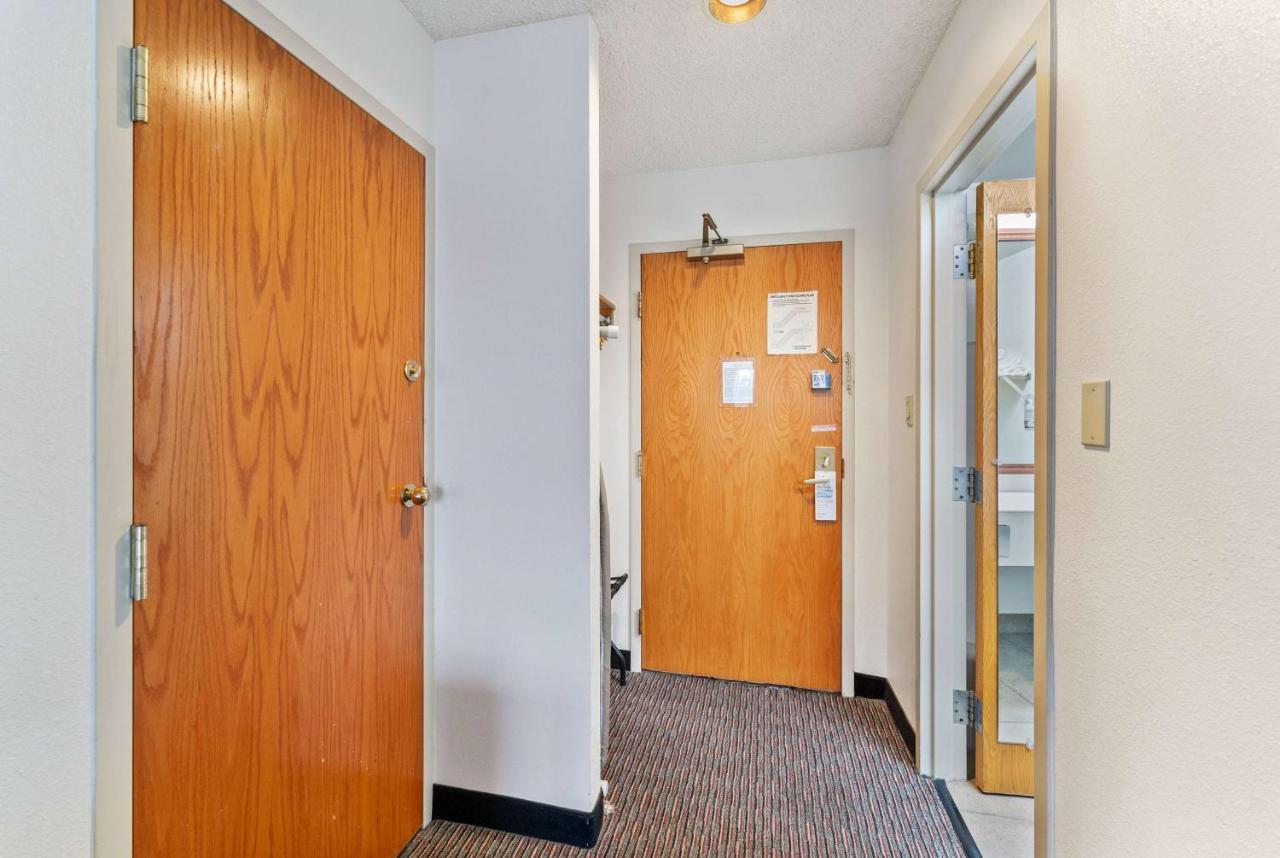 Ramada By Wyndham Cedar City Extérieur photo