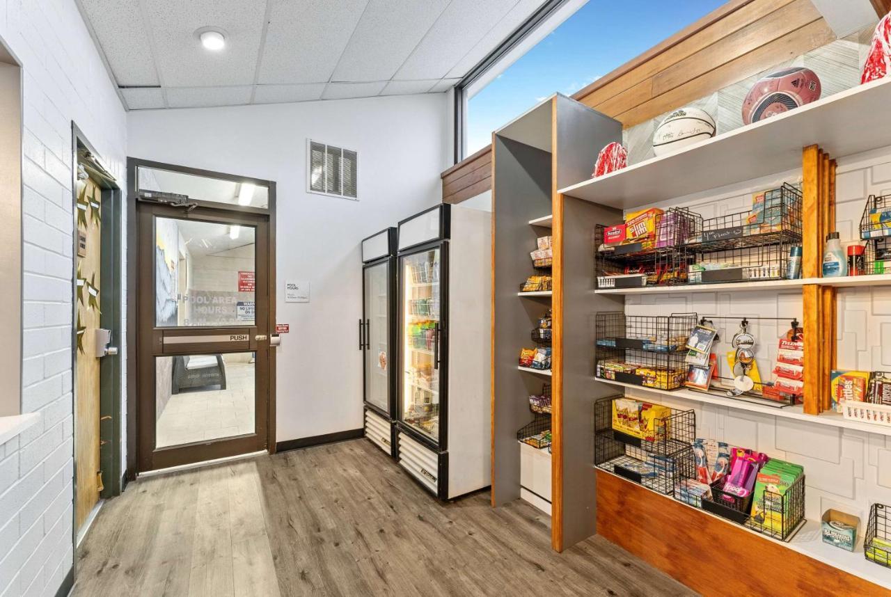 Ramada By Wyndham Cedar City Extérieur photo