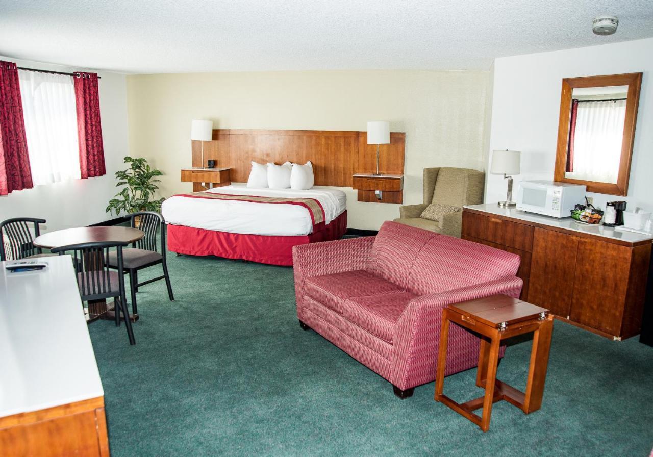 Hotel Ramada By Wyndham Cedar City Extérieur photo